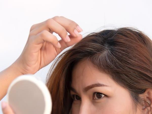 Nguyên nhân tóc bạc sớm và cách khắc phục