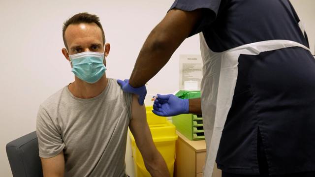 FDA đề xuất phương pháp mới tiêm vaccine đậu mùa khỉ giúp tiêm được cho nhiều người hơn