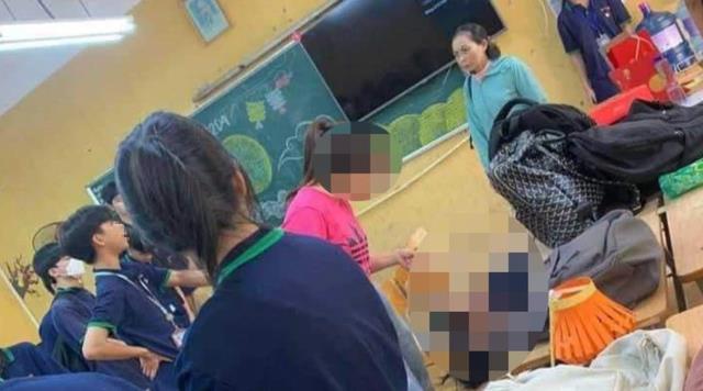 Vụ cô giáo túm cổ áo, mắng chửi nữ sinh: Báo cáo của nhà trường viết gì?