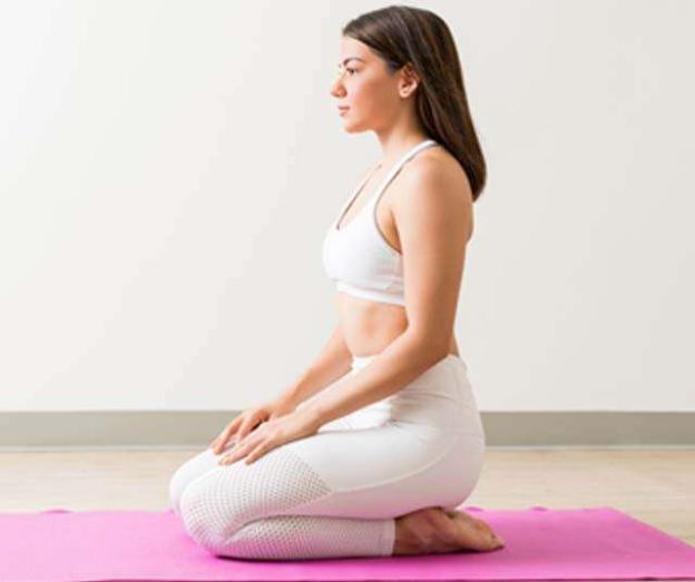 5 động tác yoga làm thông khí, giảm khó thở do viêm xoang