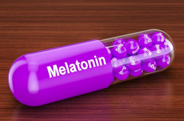 Có nên dùng melatonin để hỗ trợ cho giấc ngủ?