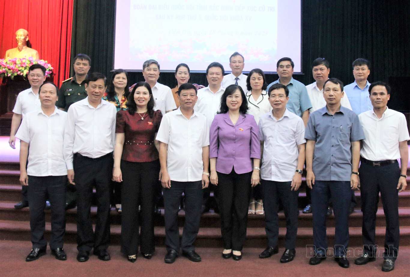 Bộ trưởng Bộ Y tế Đào Hồng Lan tiếp xúc cử tri huyện Tiên Du, tỉnh Bắc Ninh