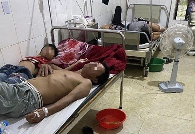 Hà Tĩnh: Nhiều người nhập viện sau khi ăn tiết canh me