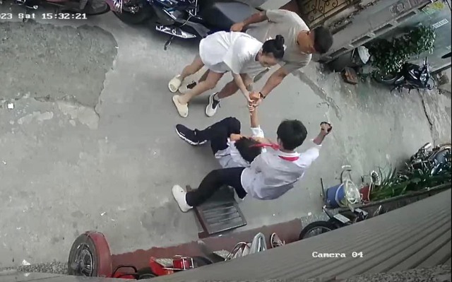 Điều tra giáo viên mầm non và 4 người lớn hành hung nam sinh cấp 2 ở Hà Nội