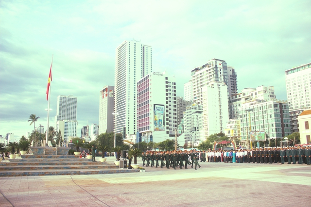 Thiêng liêng Lễ Thượng cờ Tổ quốc lần đầu tiên được tổ chức tại Khánh Hòa