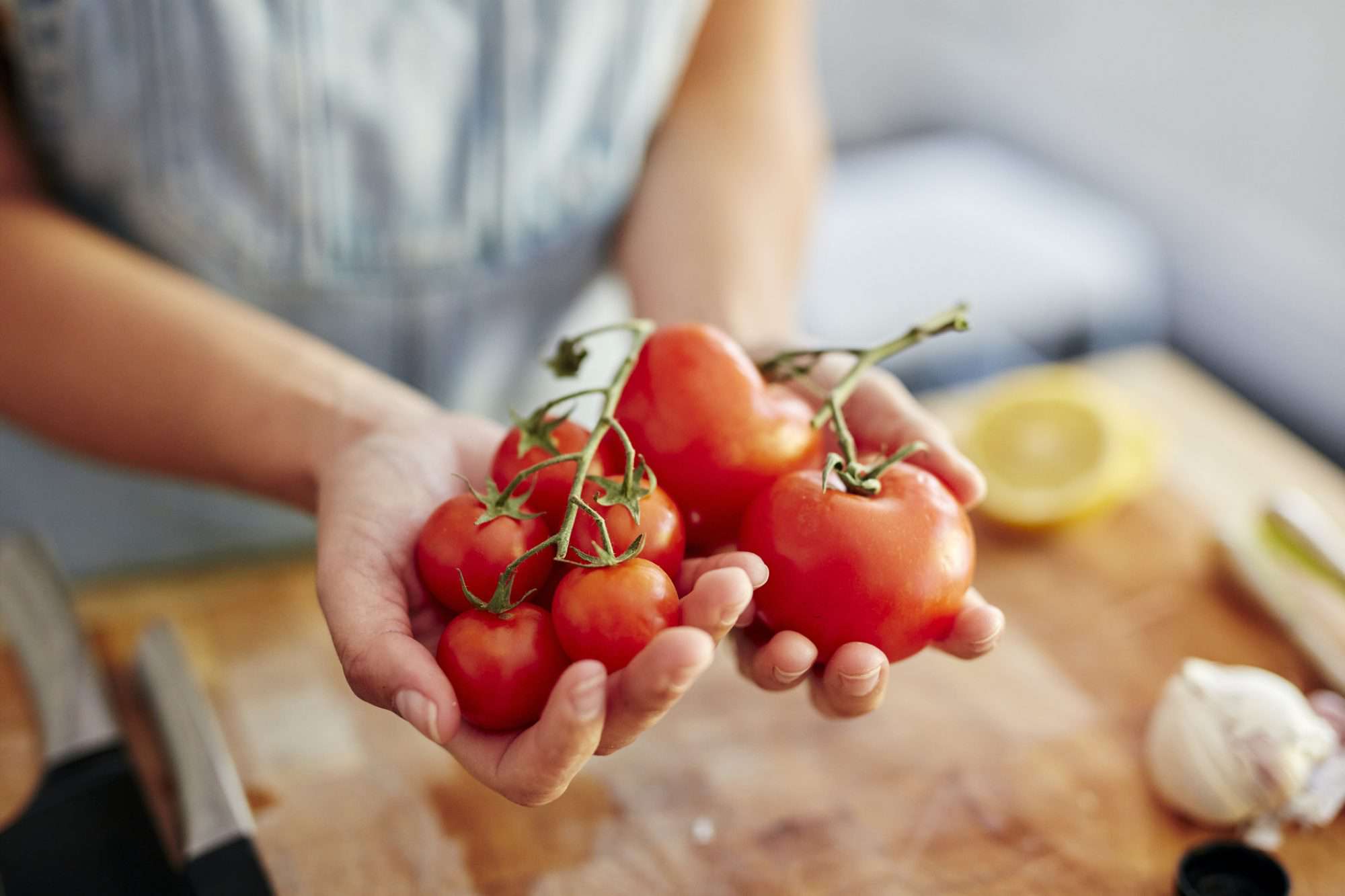 Ăn 8 quả cà chua bi mỗi ngày để giảm cân, chuyên gia cảnh báo về chế độ ăn cực đoan