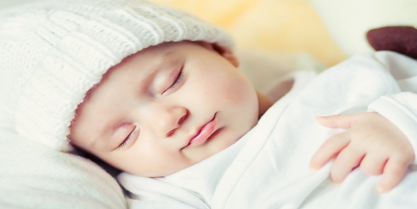 Làm thế nào để giữ cho trẻ luôn ấm áp và an toàn trong khi ngủ vào mùa đông?