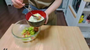Cách làm cơm cá hồi sống và bơ kiểu Hàn Quốc (Phần 2)