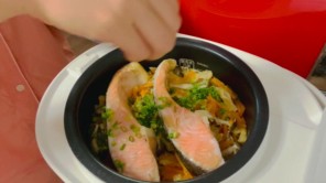 Cơm trộn cá hồi kiểu Nhật siêu ngon giàu dinh dưỡng