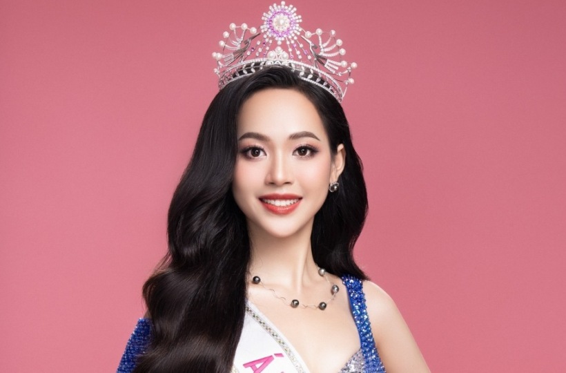 Sắc vóc tuổi 21 tuyệt đẹp của Á hậu Trịnh Thùy Linh