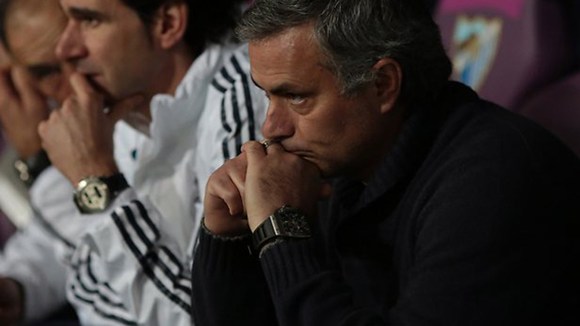 Real Madrid: 5 “cơn đau đầu” của Mourinho